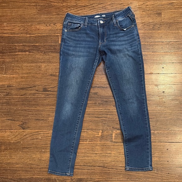 Old Navy Denim - Old Navy Rockstar super skinny low rise Jeans size 6 short